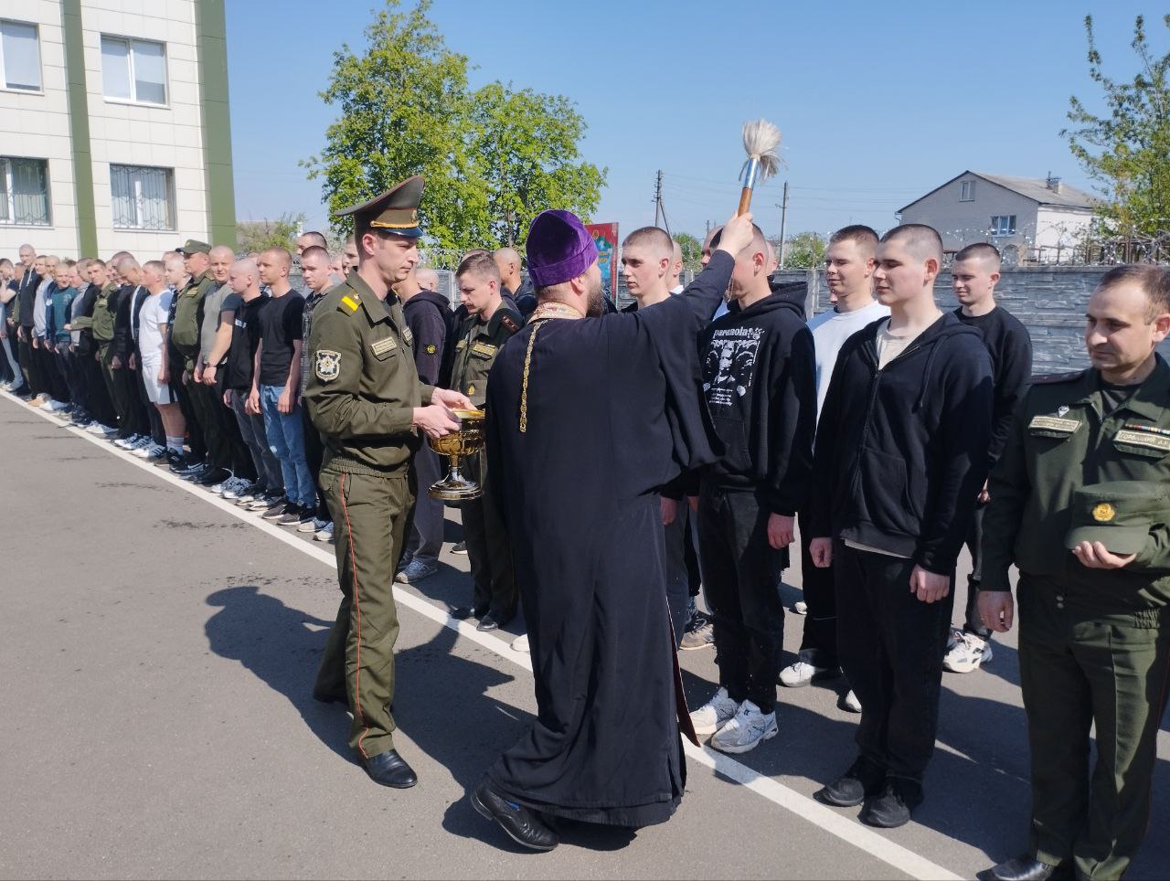 В Бресте прошла первая отправка призывников на срочную военную службу
