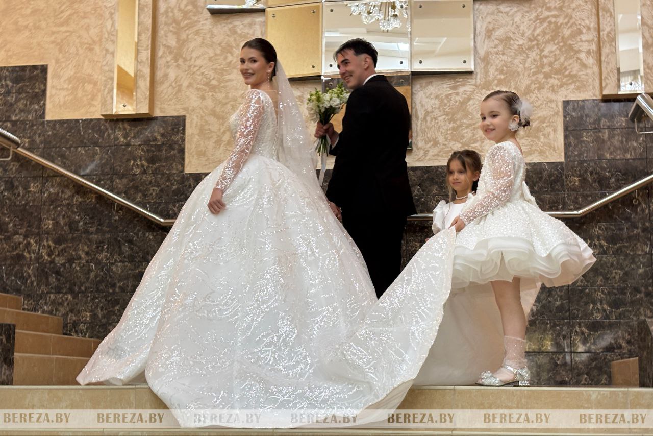 Инициативные березовчане организовали выставку-фестиваль «Ночь в ЗАГСе»