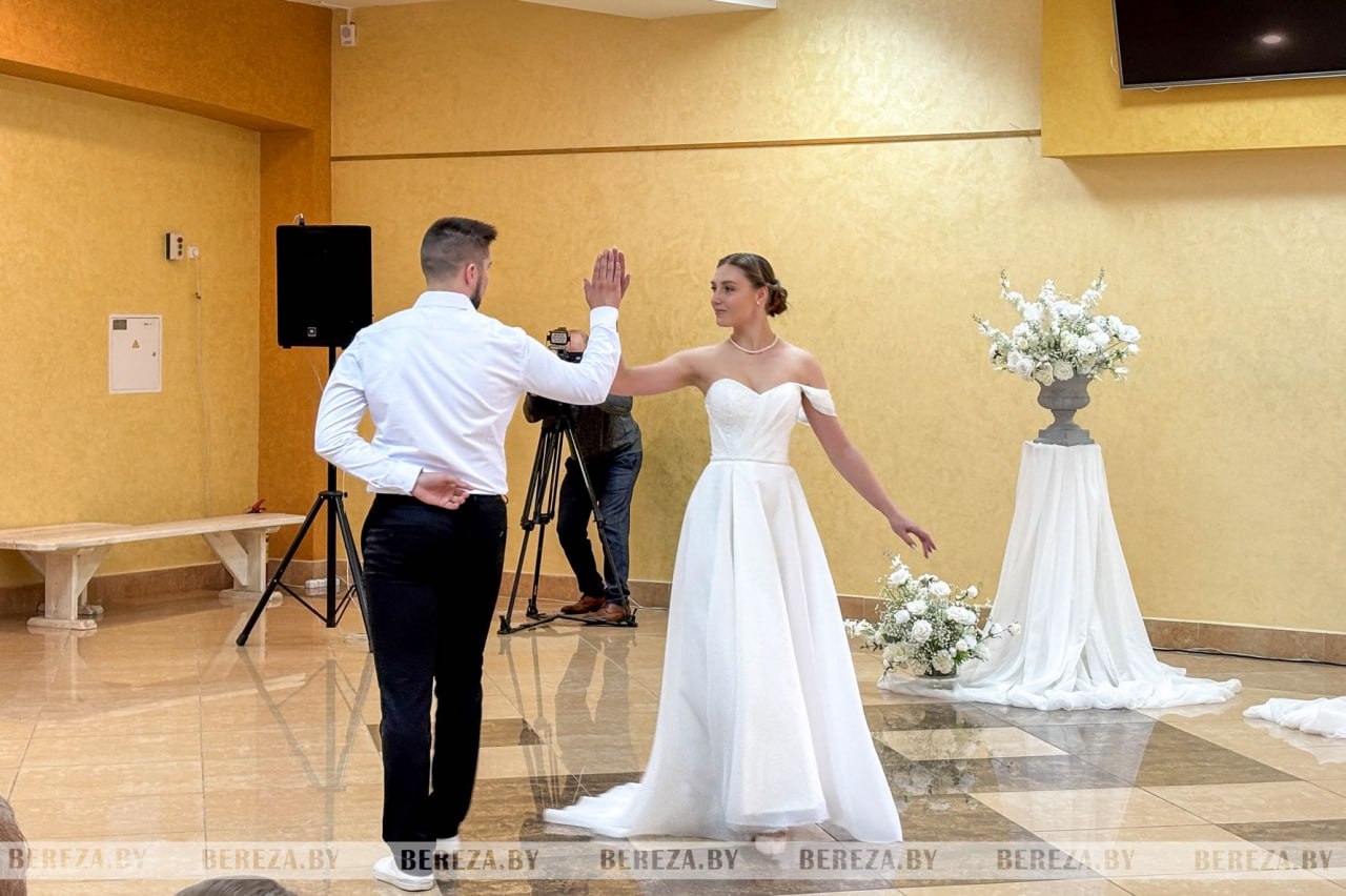 Инициативные березовчане организовали выставку-фестиваль «Ночь в ЗАГСе»