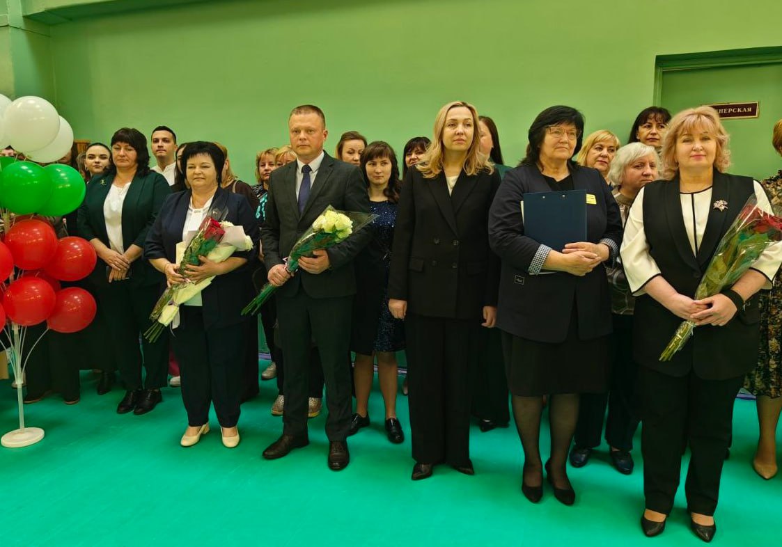 В Бресте проходит «Последний звонок» для выпускников 9 и 11 классов