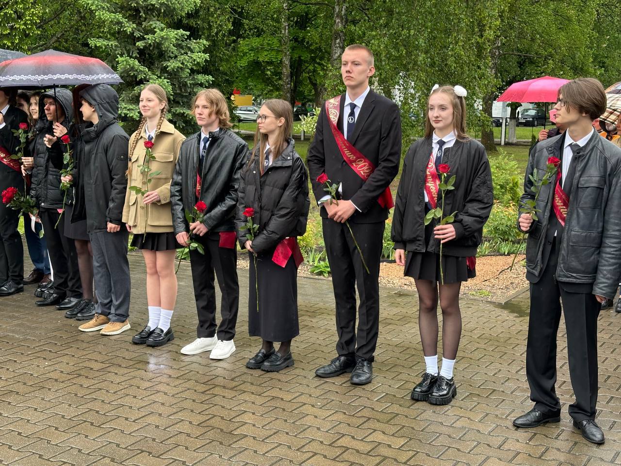 В Бресте проходит «Последний звонок» для выпускников 9 и 11 классов