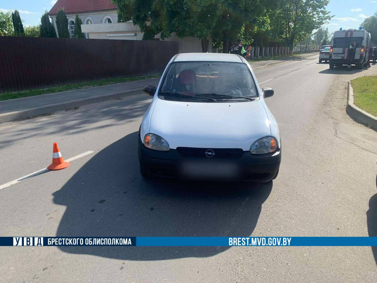 В Березе Opel не уступил дорогу мопеду