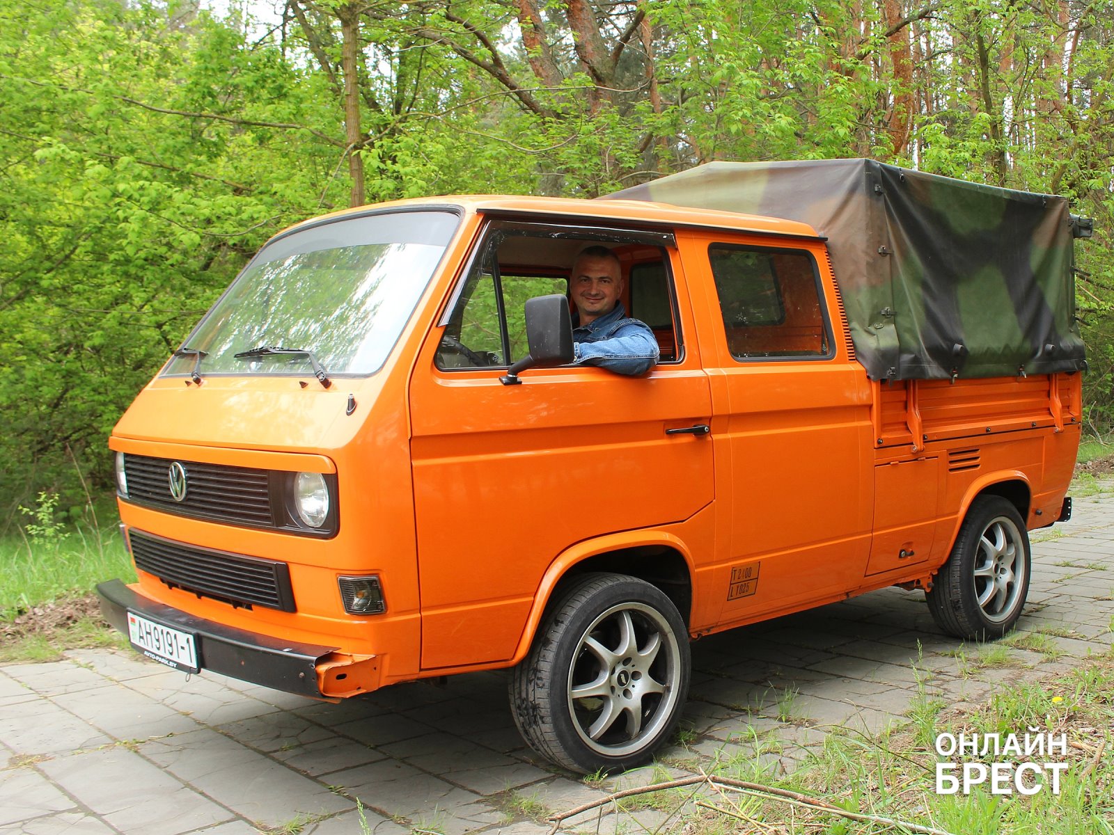 Почему Volkswagen T2 и T3 до сих пор в тренде? Владелец «капсулы времени» из Бреста раскрывает секрет