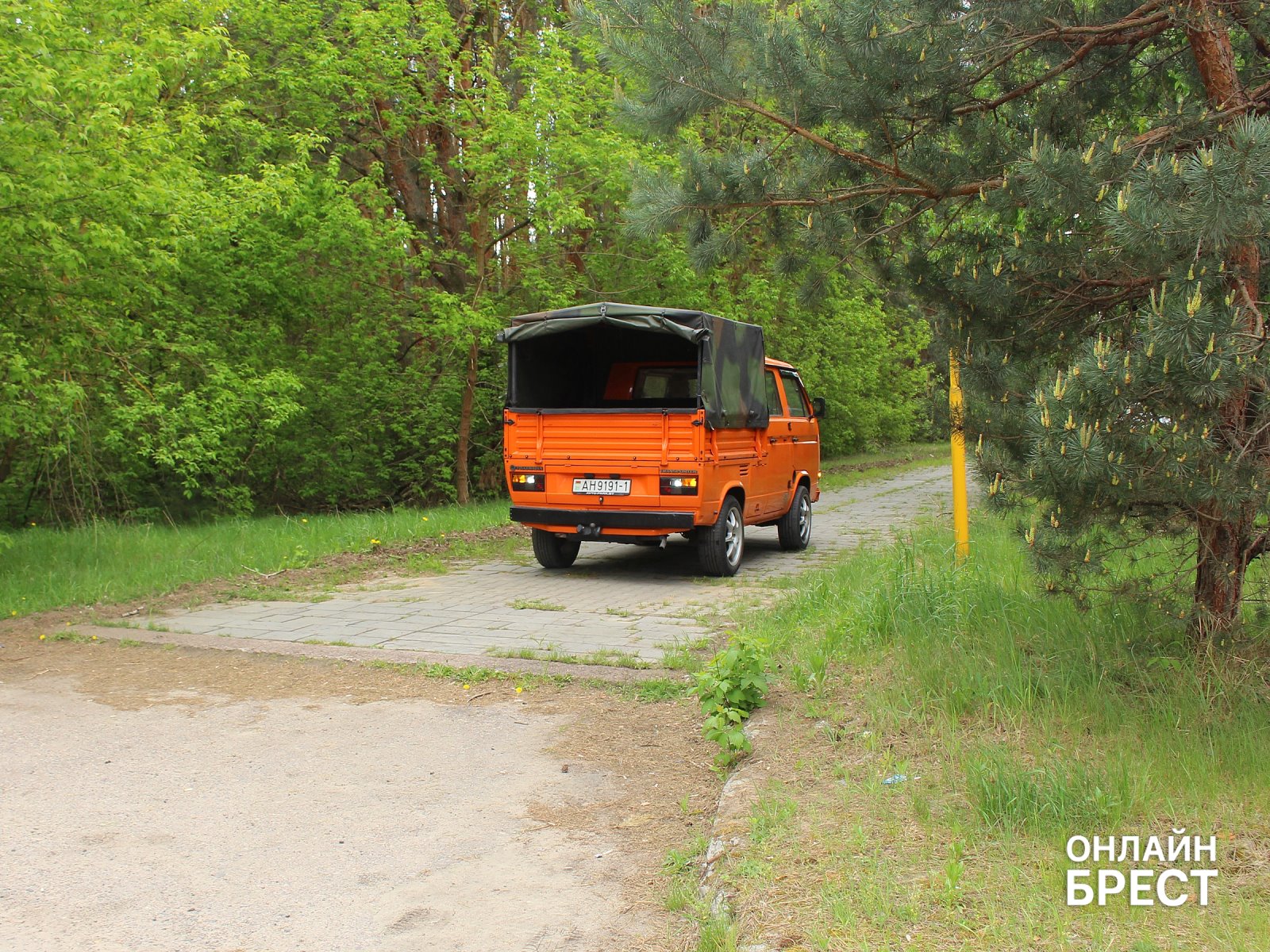 Почему Volkswagen T2 и T3 до сих пор в тренде? Владелец «капсулы времени» из Бреста раскрывает секрет