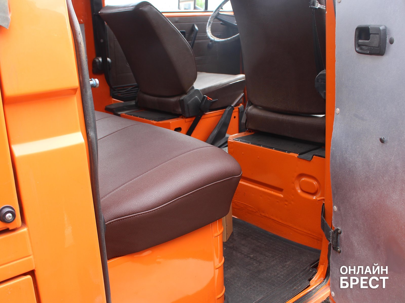 Почему Volkswagen T2 и T3 до сих пор в тренде? Владелец «капсулы времени» из Бреста раскрывает секрет