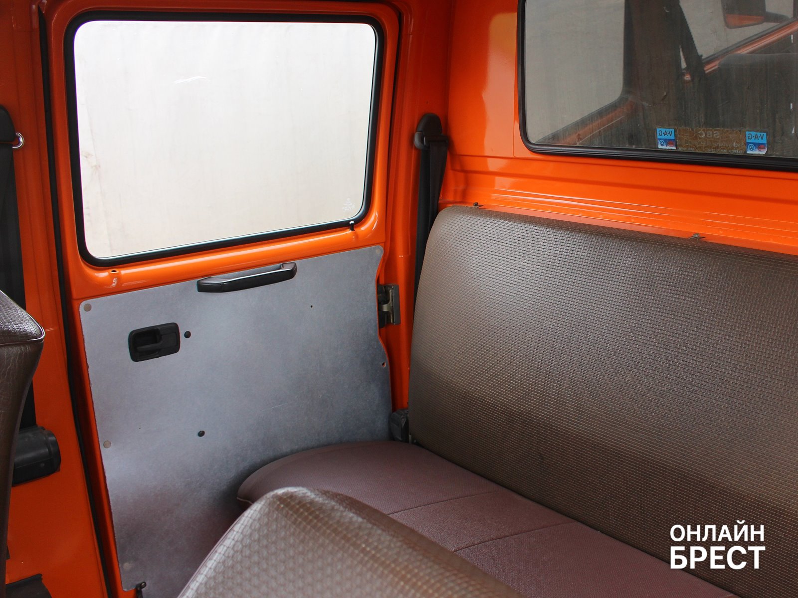 Почему Volkswagen T2 и T3 до сих пор в тренде? Владелец «капсулы времени» из Бреста раскрывает секрет