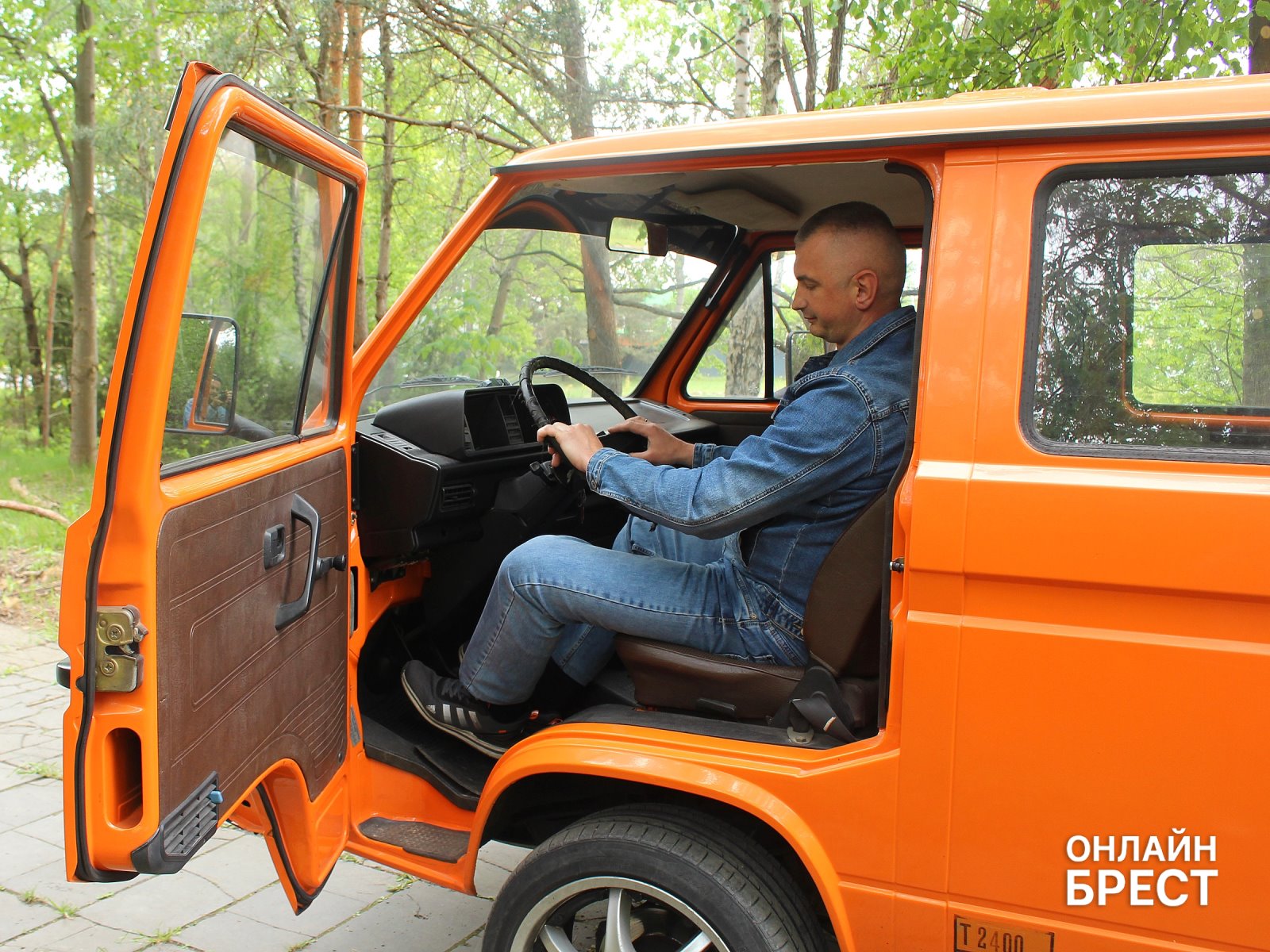 Почему Volkswagen T2 и T3 до сих пор в тренде? Владелец «капсулы времени» из Бреста раскрывает секрет