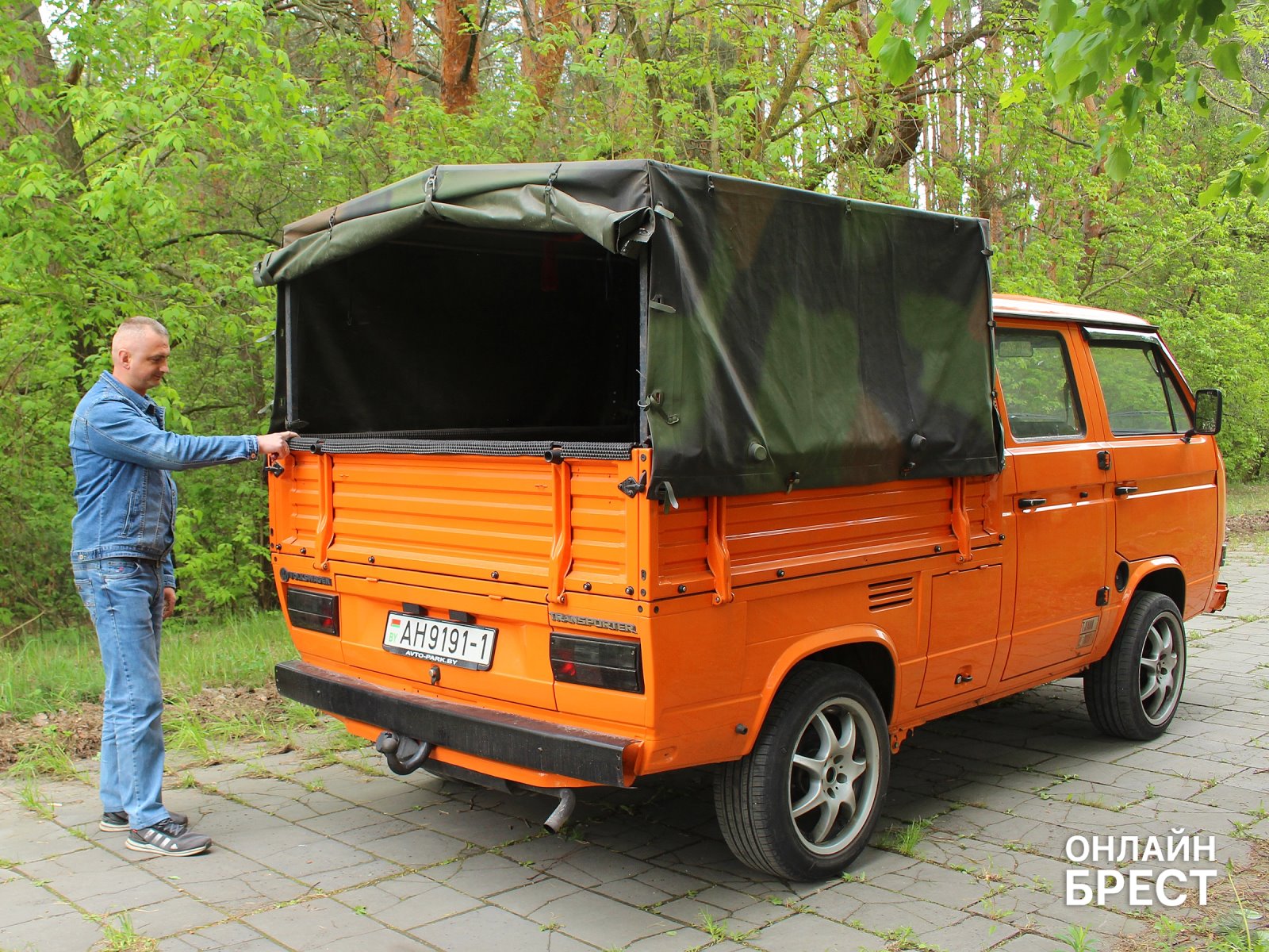 Почему Volkswagen T2 и T3 до сих пор в тренде? Владелец «капсулы времени» из Бреста раскрывает секрет