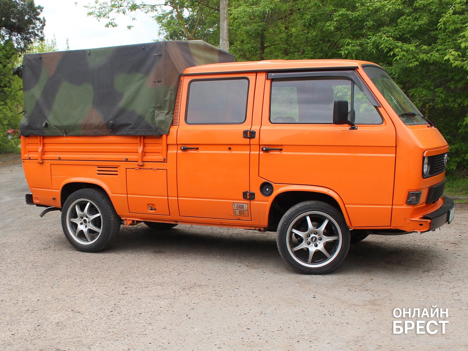 Почему Volkswagen T2 и T3 до сих пор в тренде? Владелец «капсулы времени» из Бреста раскрывает секрет