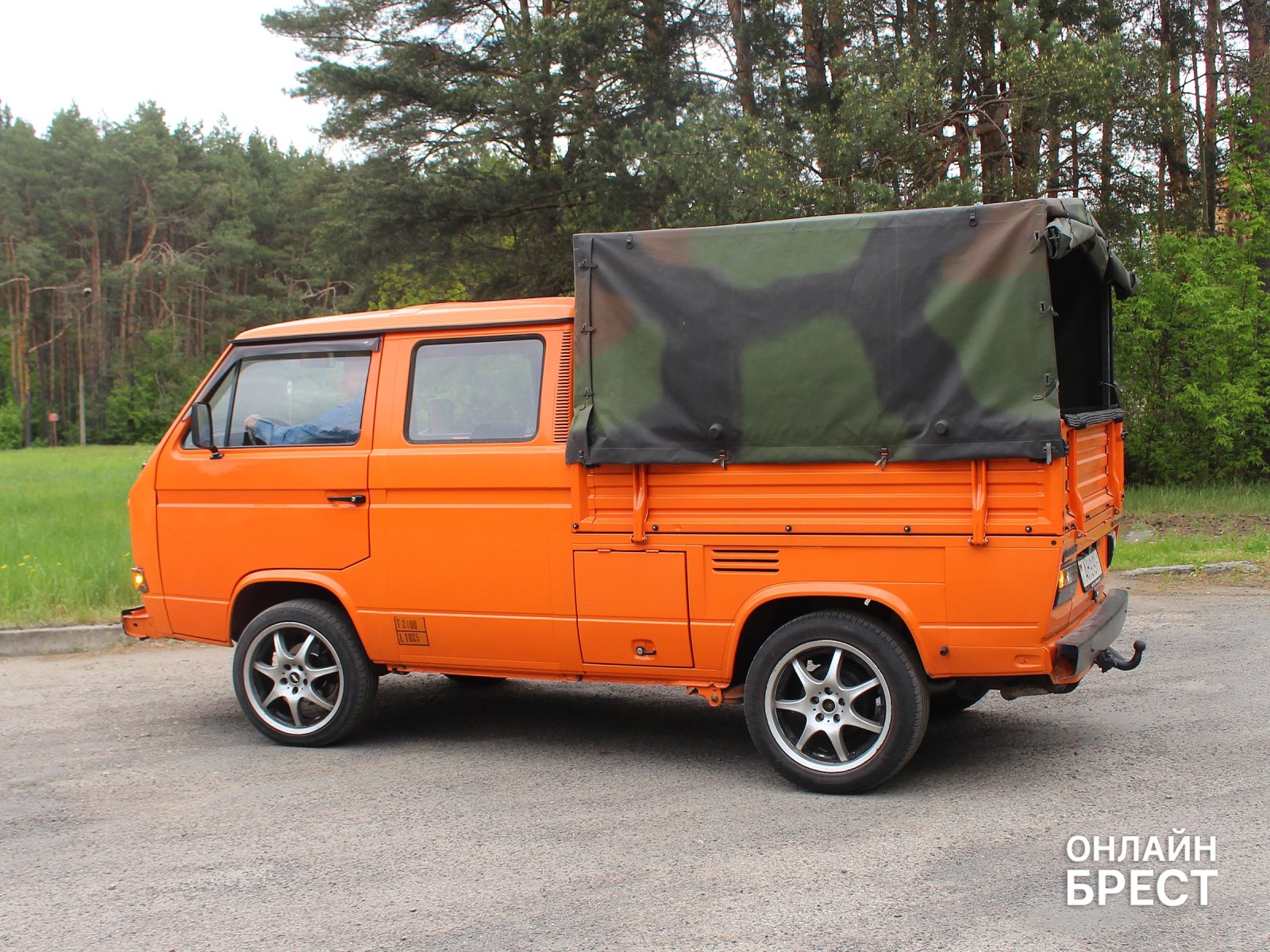 Почему Volkswagen T2 и T3 до сих пор в тренде? Владелец «капсулы времени» из Бреста раскрывает секрет