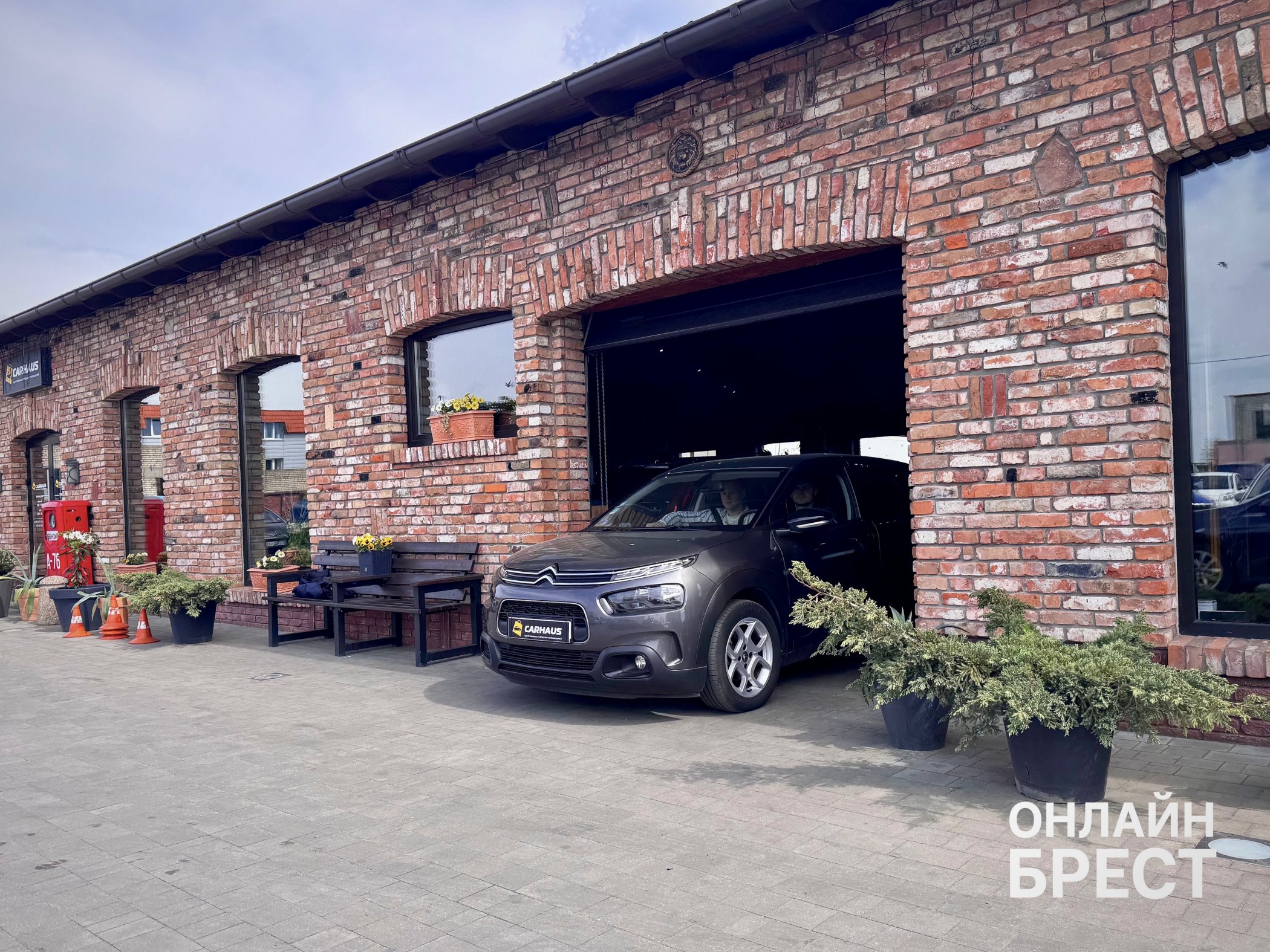 Интервью с директором салона подержанных авто в Бресте «CARHAUS» Евгением: Как купить или продать авто без головной боли?