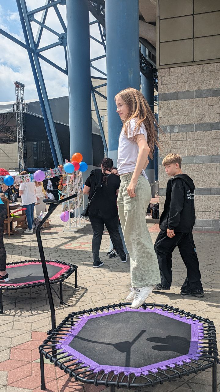 В Бресте проходит семейно-спортивный праздник «Волны единства»