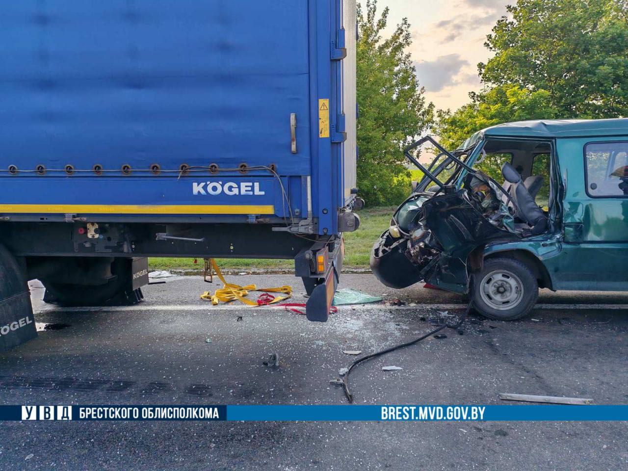 Под Брестом произошло серьёзное ДТП с участием нескольких автомобилей. Рассказываем подробности