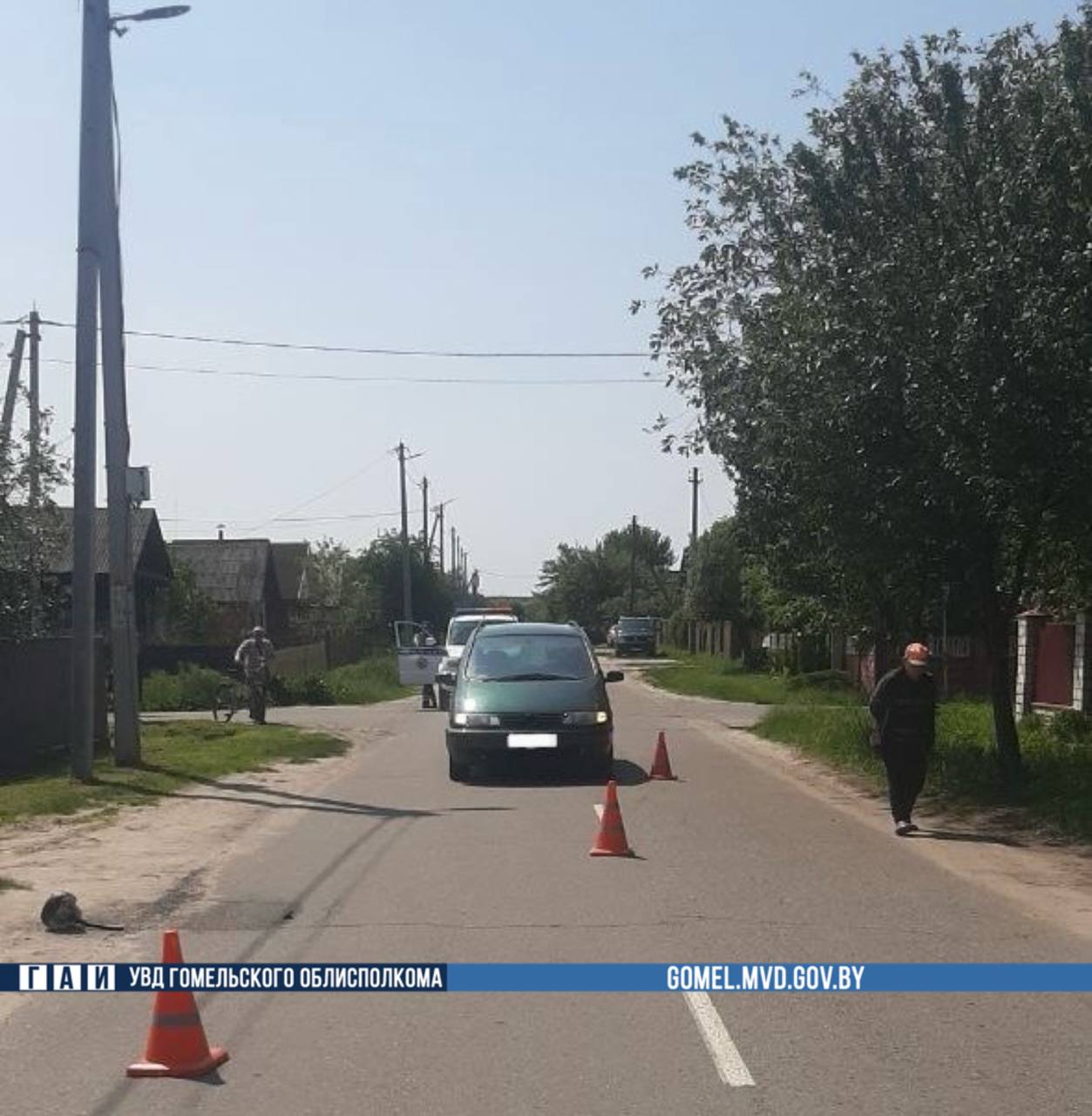 11-летний мальчик на электросамокате выскочил прямо под автомобиль — жесткое видео