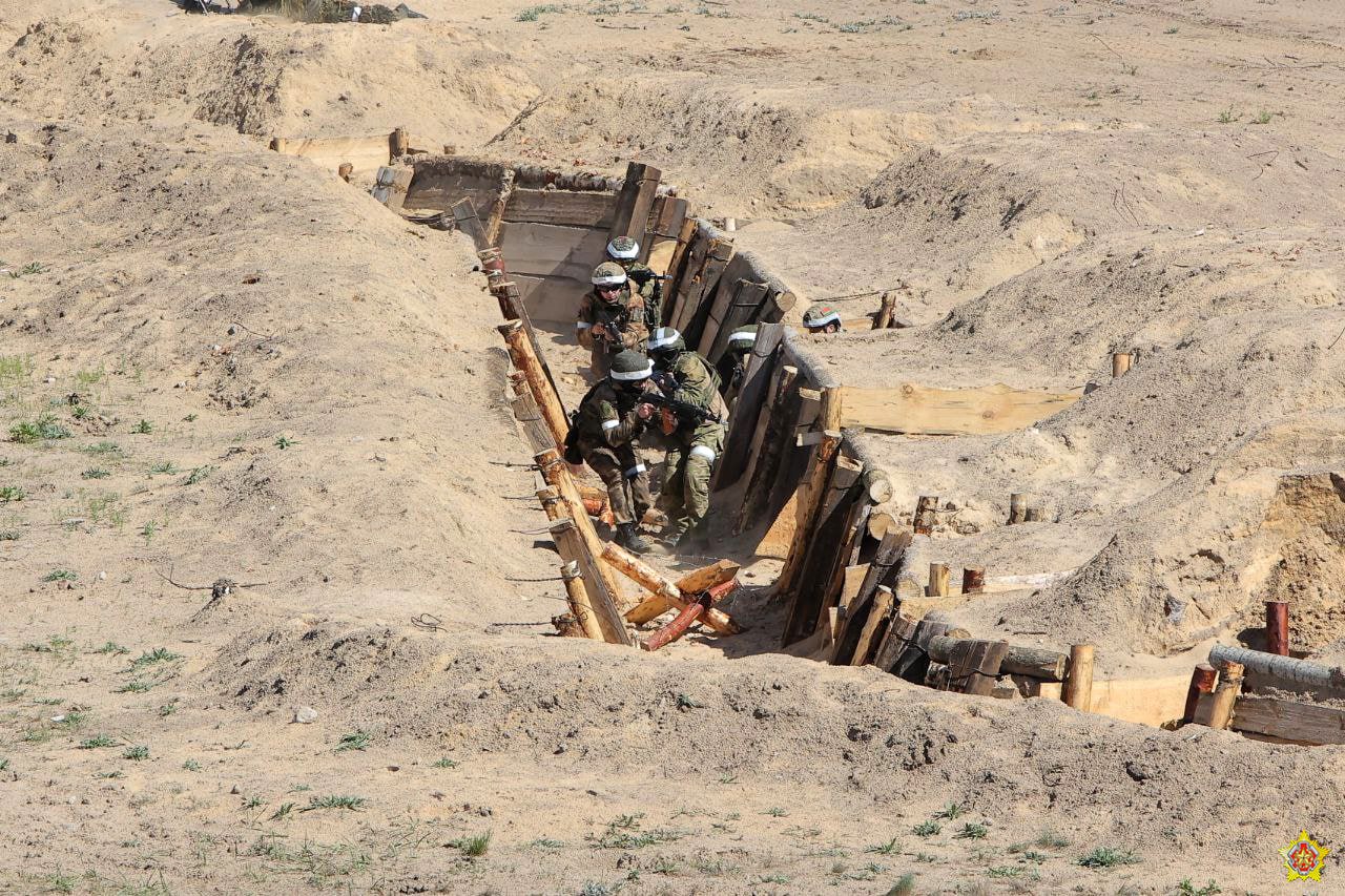 На Брестском полигоне продемонстрировали боевой эпизод