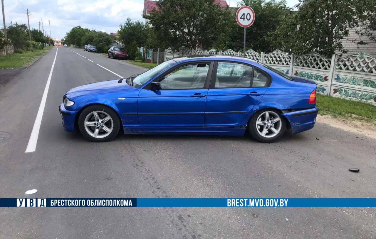 В Березе мотоциклист нарушил ПДД и столкнулся с BMW