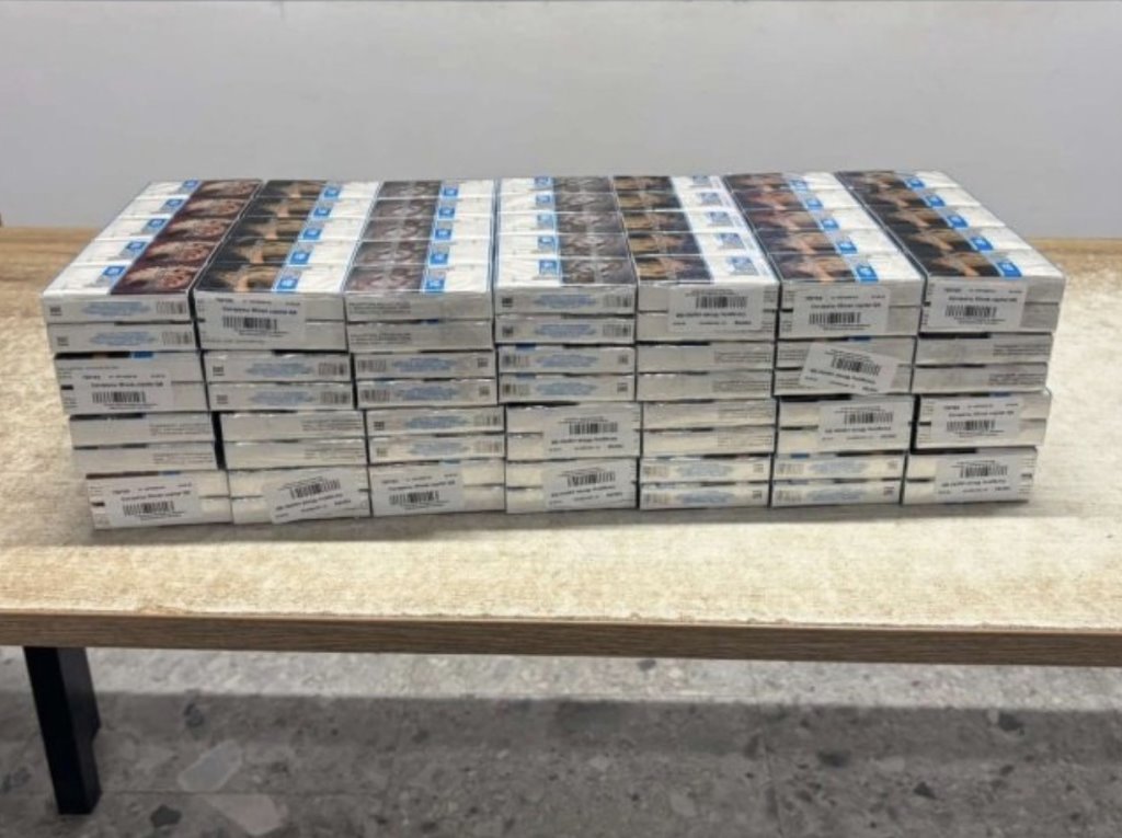 Как водитель автобуса пытался провезти сигареты через границу