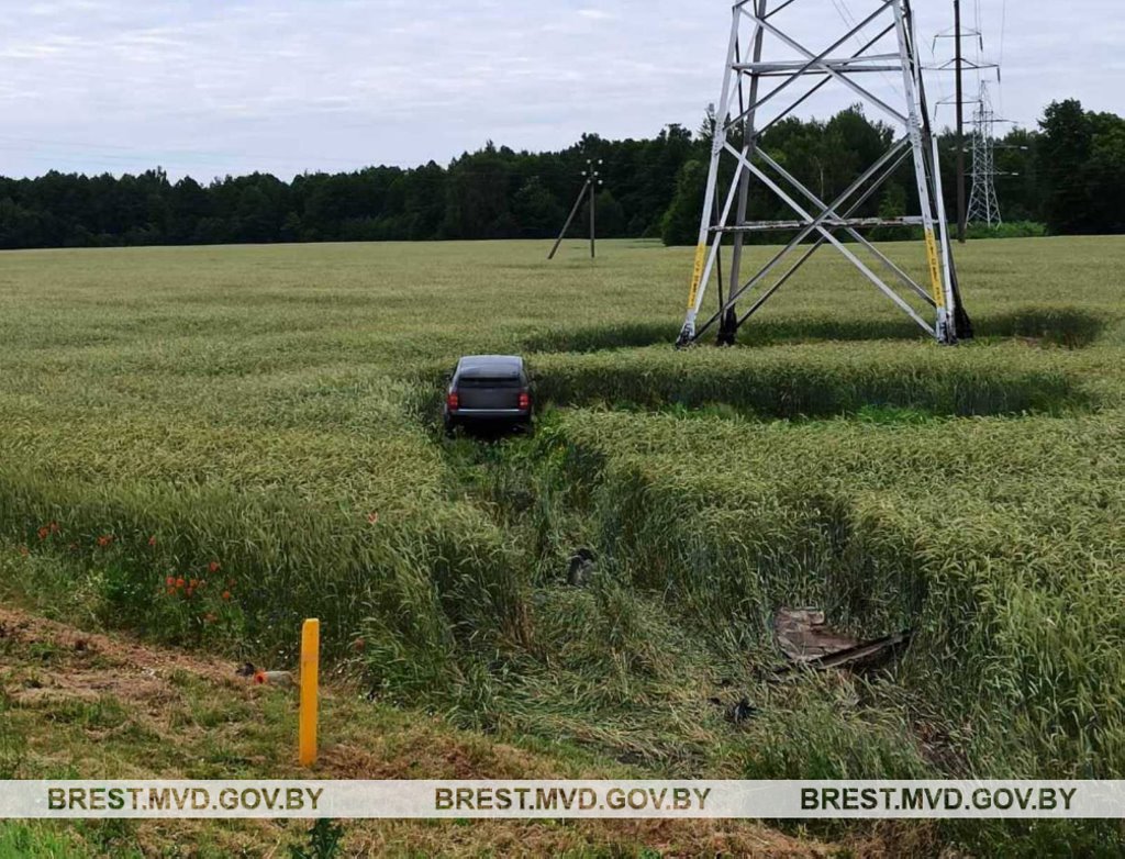 В Кобринском районе Audi съехала в кювет — травмирован пассажир