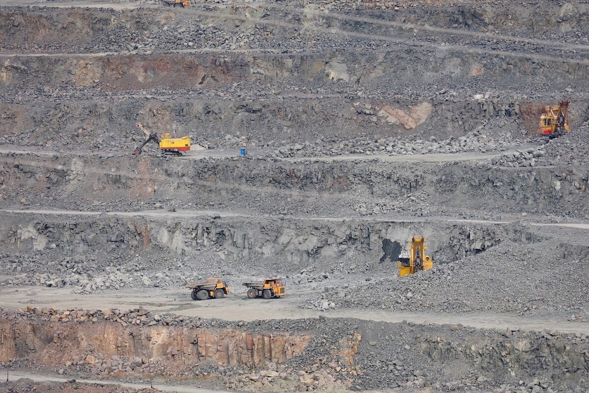 Гранитный карьер из Микашевичей занесен в Книгу рекордов Беларуси