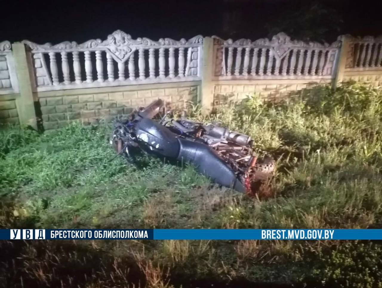 Смертельное ДТП в Дивине (Кобринский район): 19-летний мотоциклист погиб, пассажир в больнице