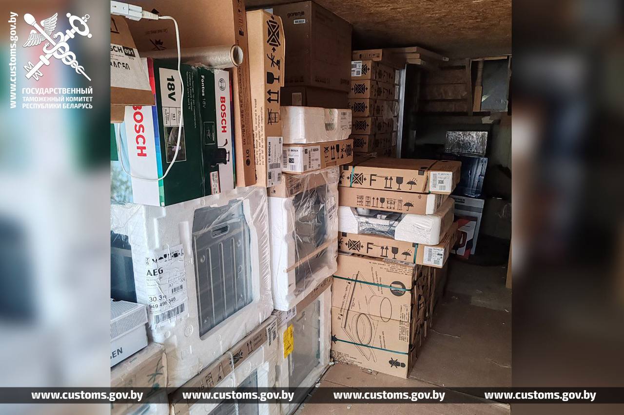 Склады с контрабандной техникой на 2 миллиона рублей обнаружили в Беларуси