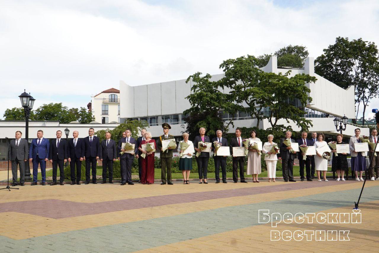 Лауреатов почетного звания «Человек года» чествовали в Бресте