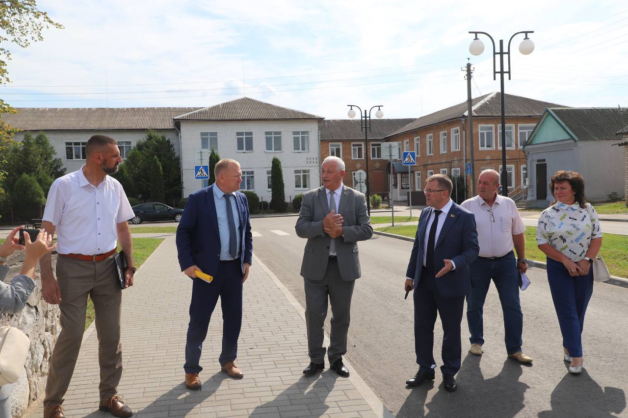 Программу комплексного благоустройства города Коссово Ивацевичского района продлят до 2027 года. 