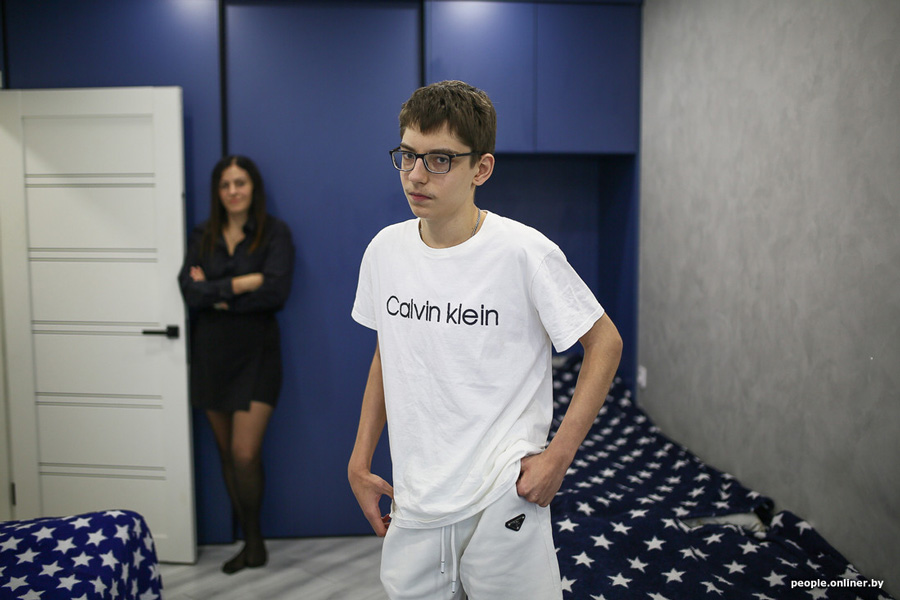 Благодаря вам Даник может ходить: как дела у парня из Кобрина после операции в Греции