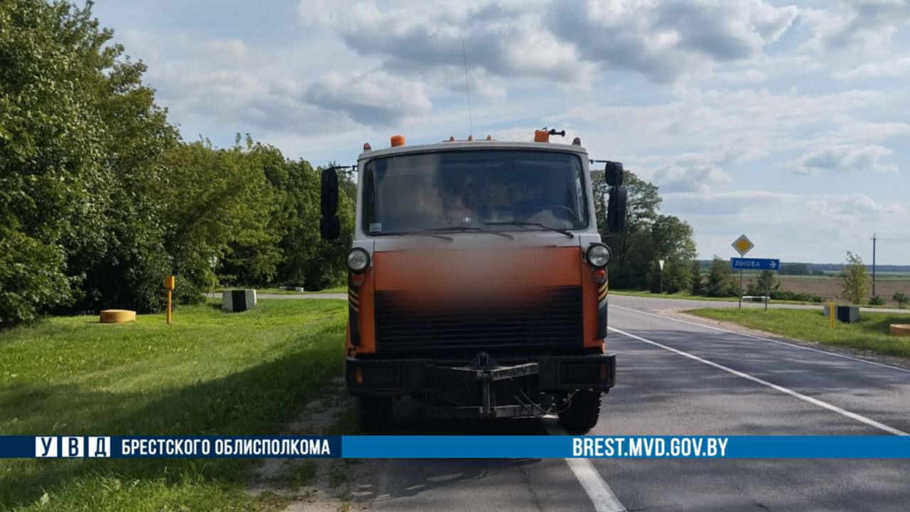 Трагедия в Пружанском районе: грузовик насмерть сбил велосипедистку.