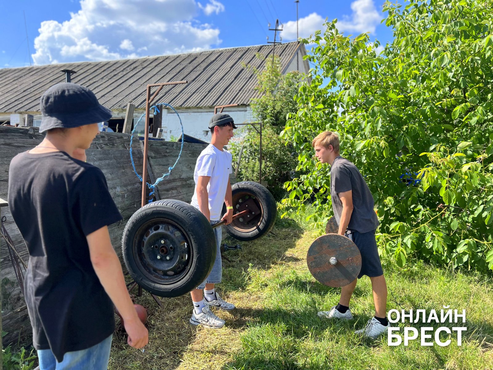 От байкеров до лошадей: как под Брестом устроили взрыв радости для детей