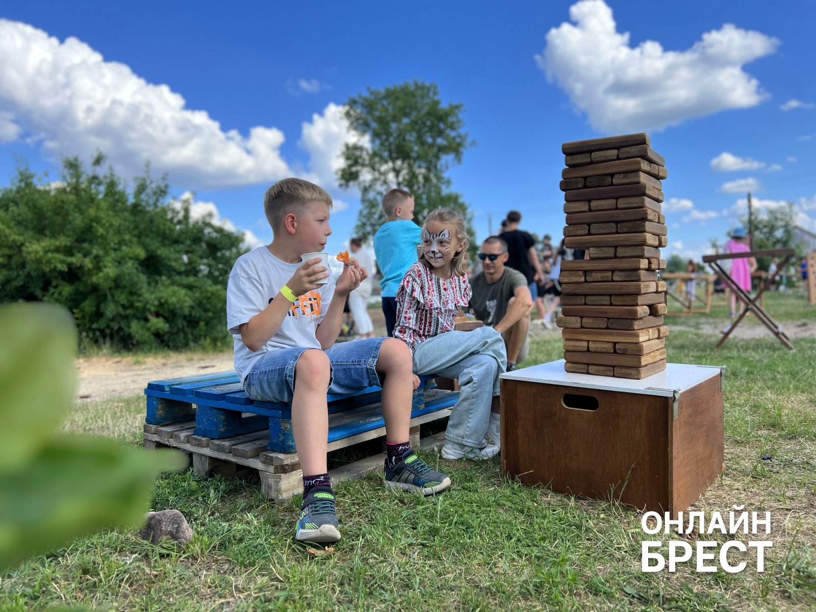 От байкеров до лошадей: как под Брестом устроили взрыв радости для детей