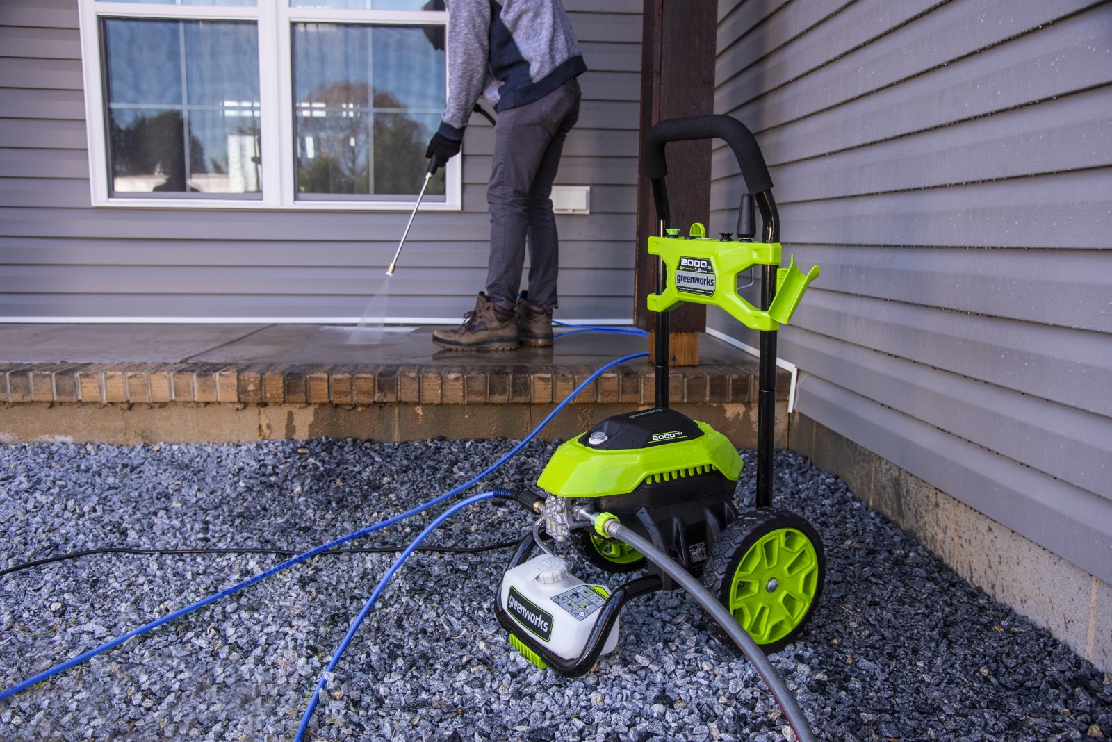 Ни грязи, ни очередей: мойка высокого давления Greenworks GHP2000