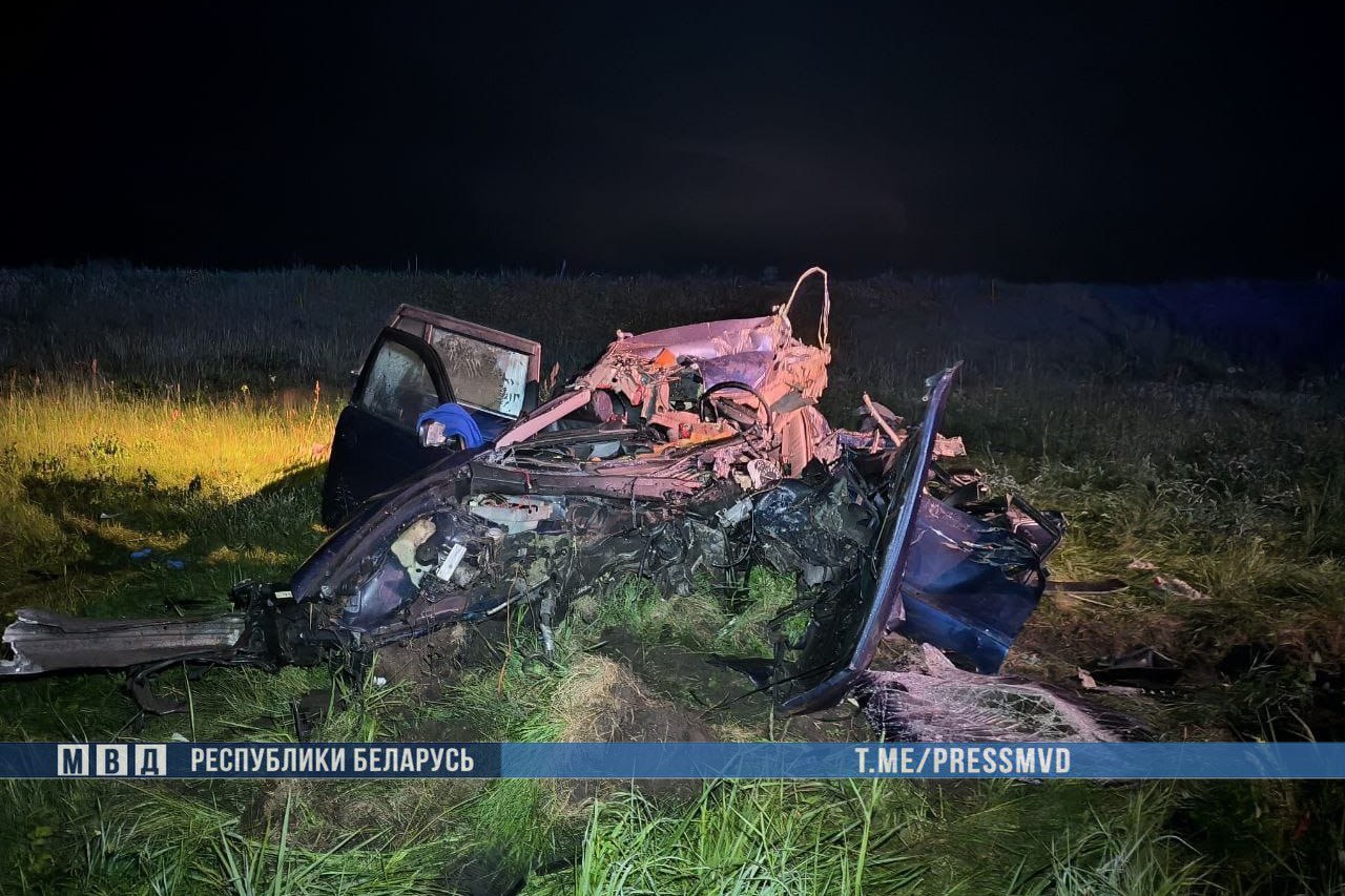 В Беларуси BMW столкнулся с ЗИЛом — двое погибших