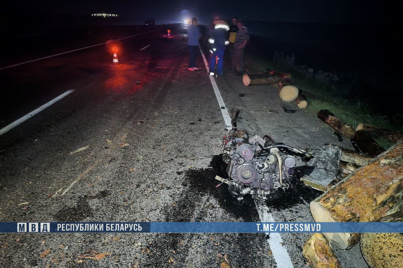 В Беларуси BMW столкнулся с ЗИЛом — двое погибших