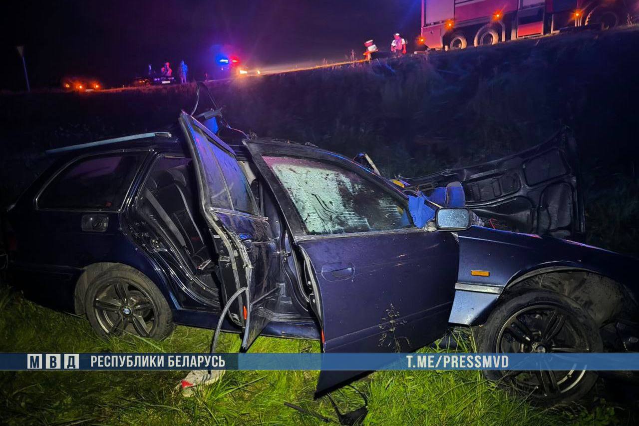 В Беларуси BMW столкнулся с ЗИЛом — двое погибших