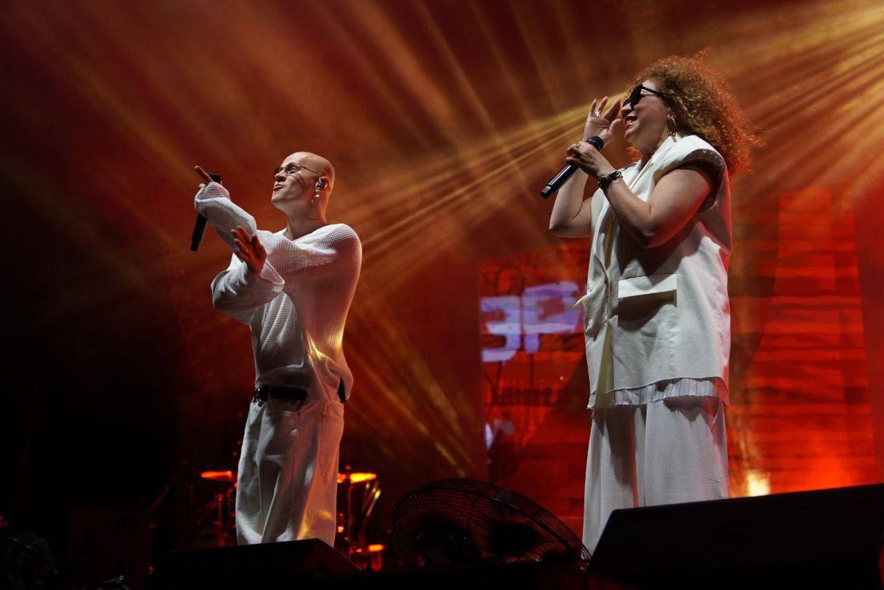 Пятничные гуляния в Бресте завершились эффектным фейерверком в парке