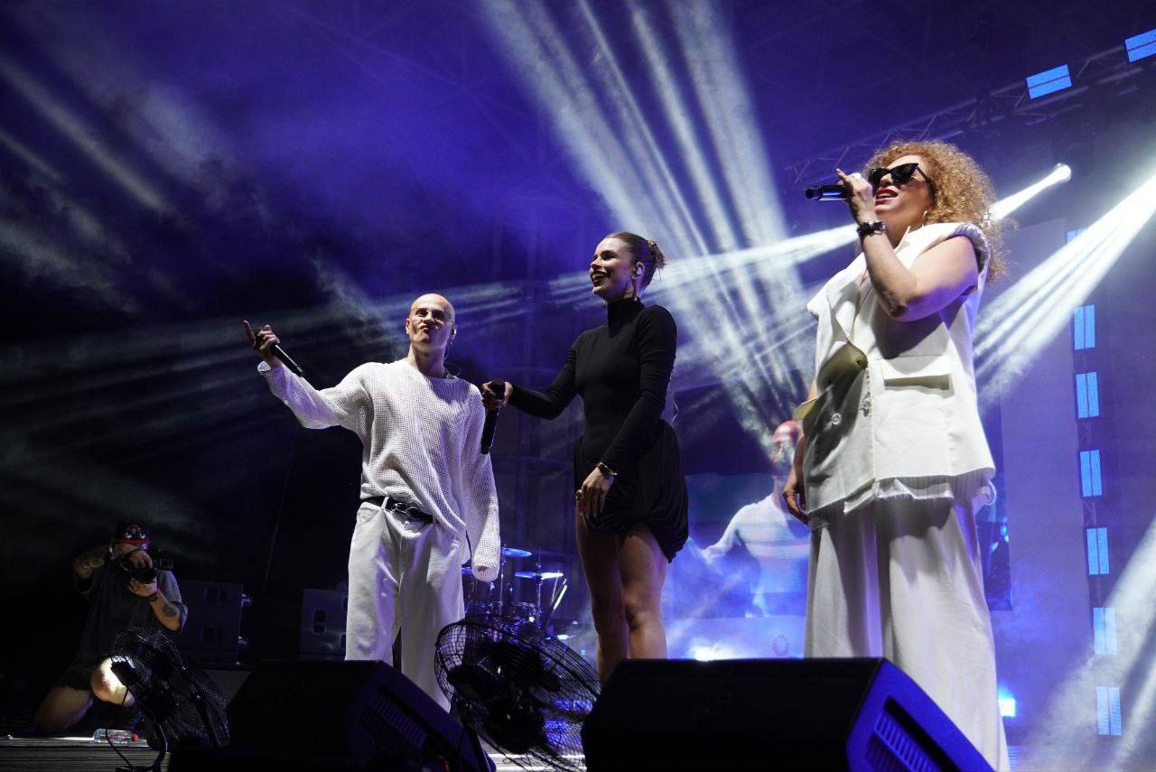 Пятничные гуляния в Бресте завершились эффектным фейерверком в парке