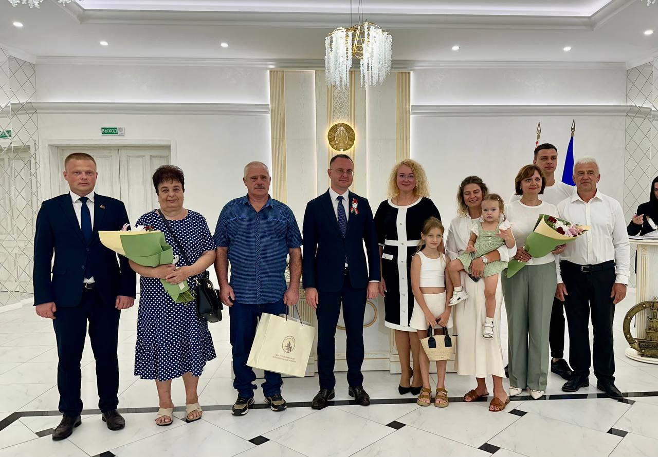 Любовь проверенная временем! В День города чествовали «жемчужные» семьи Бреста