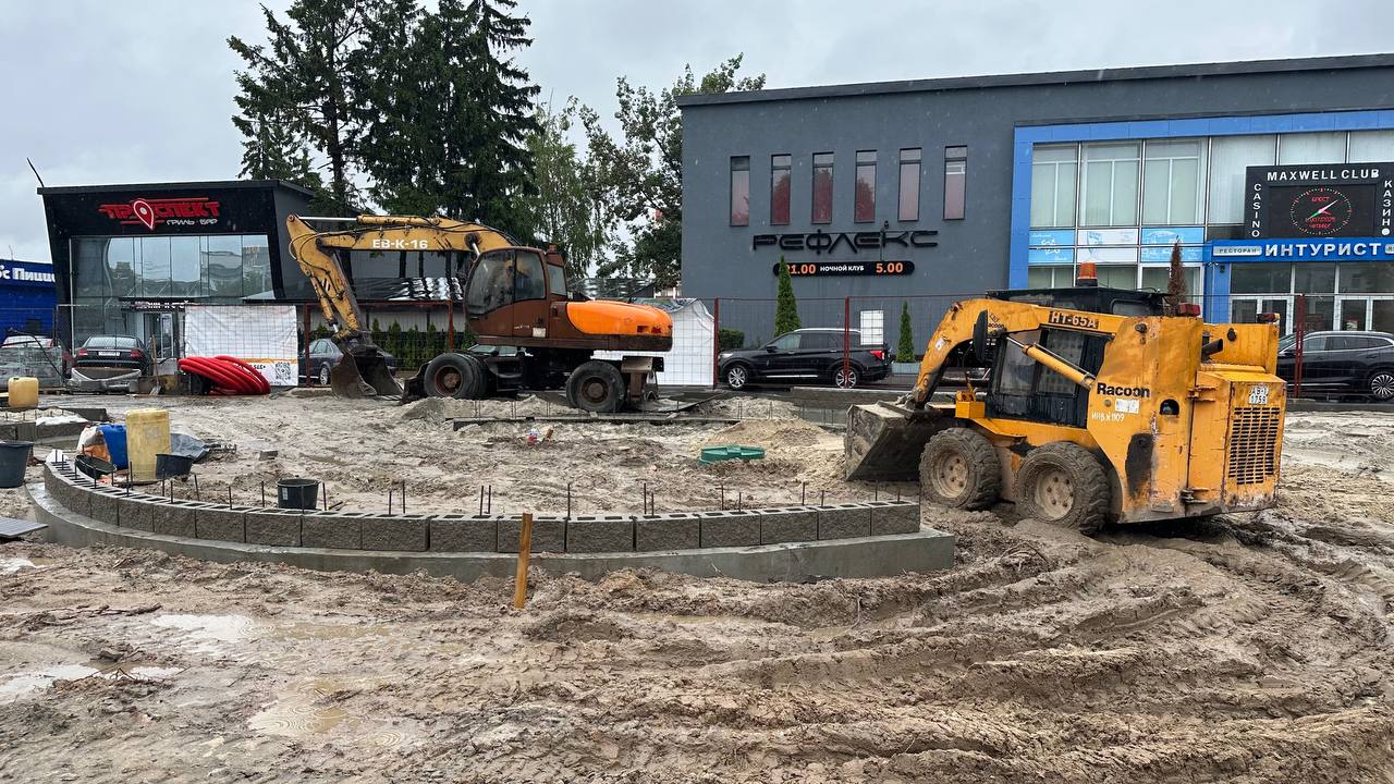 Лободинский проверил ход благоустройства ключевых объектов Бреста