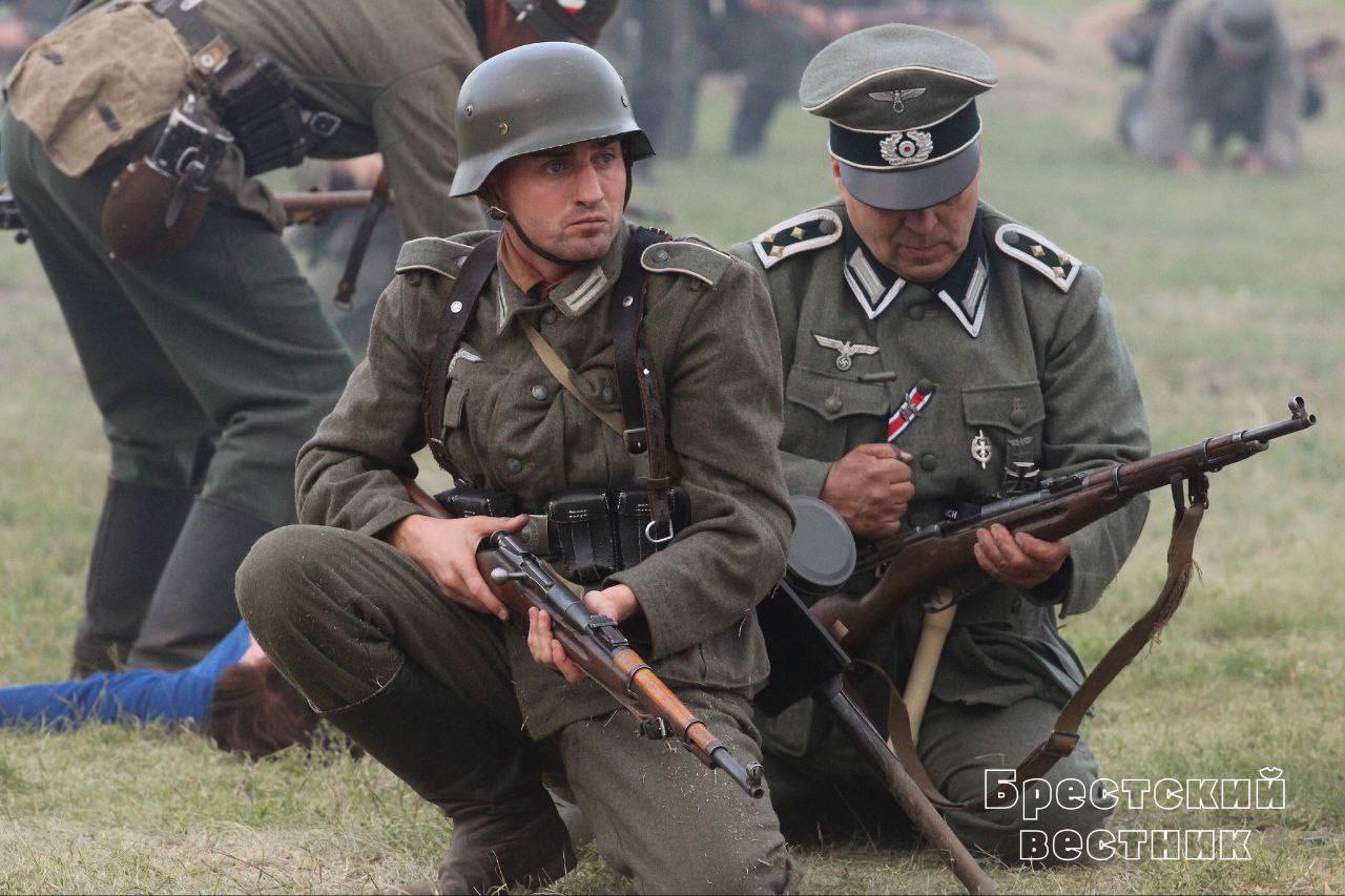 Реконструкторы воссоздали ключевые эпизоды обороны Брестской крепости — видео и фото