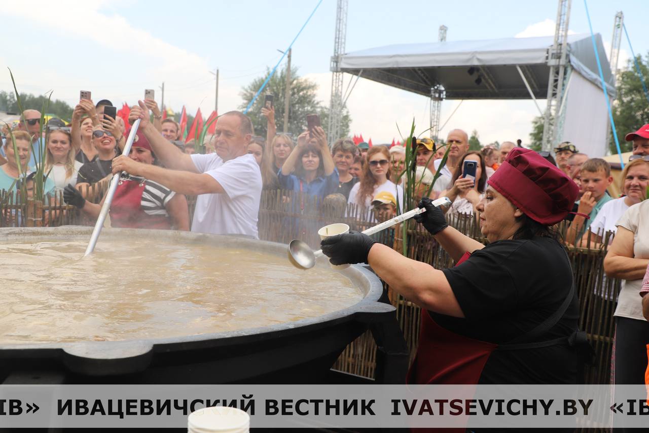 Cамая большая уха в стране приготовлена на Брестчине — фото