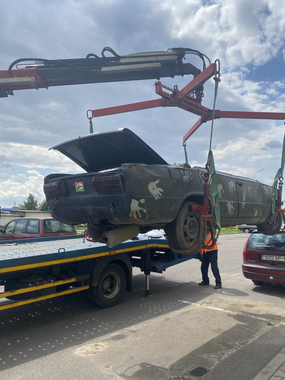 В Бресте продолжается активная эвакуация неэксплуатируемых автомобилей