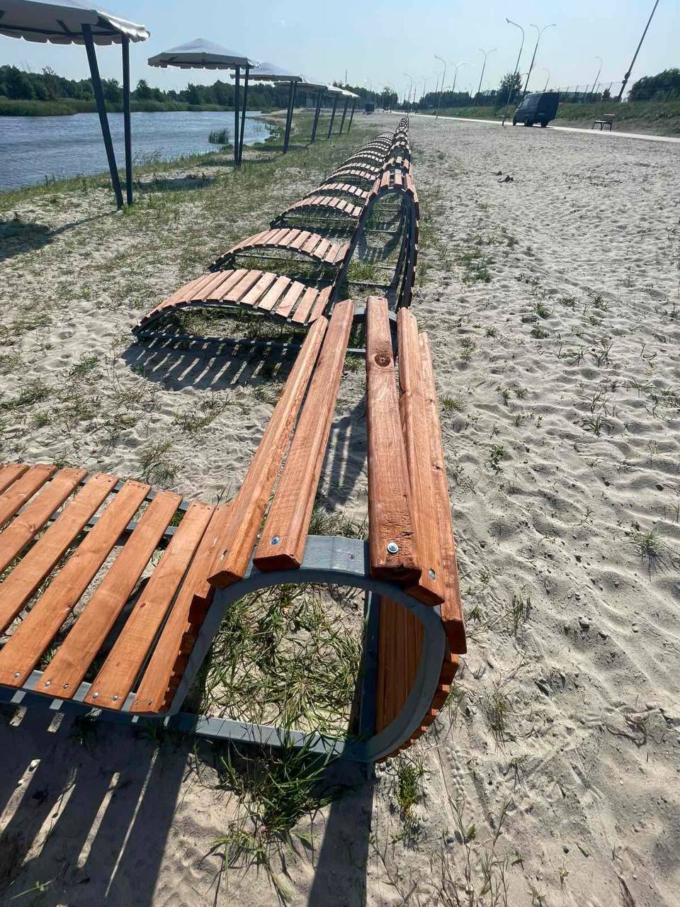 Пляж у Гребного канала в Бресте пострадал