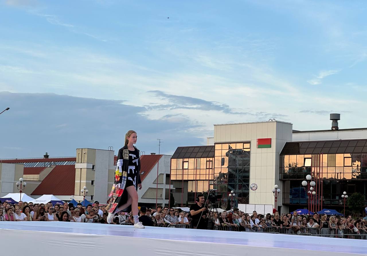 Эксклюзивные коллекии и коллаборации представили на фестивале моды и стиля «LookБуг» в Бресте