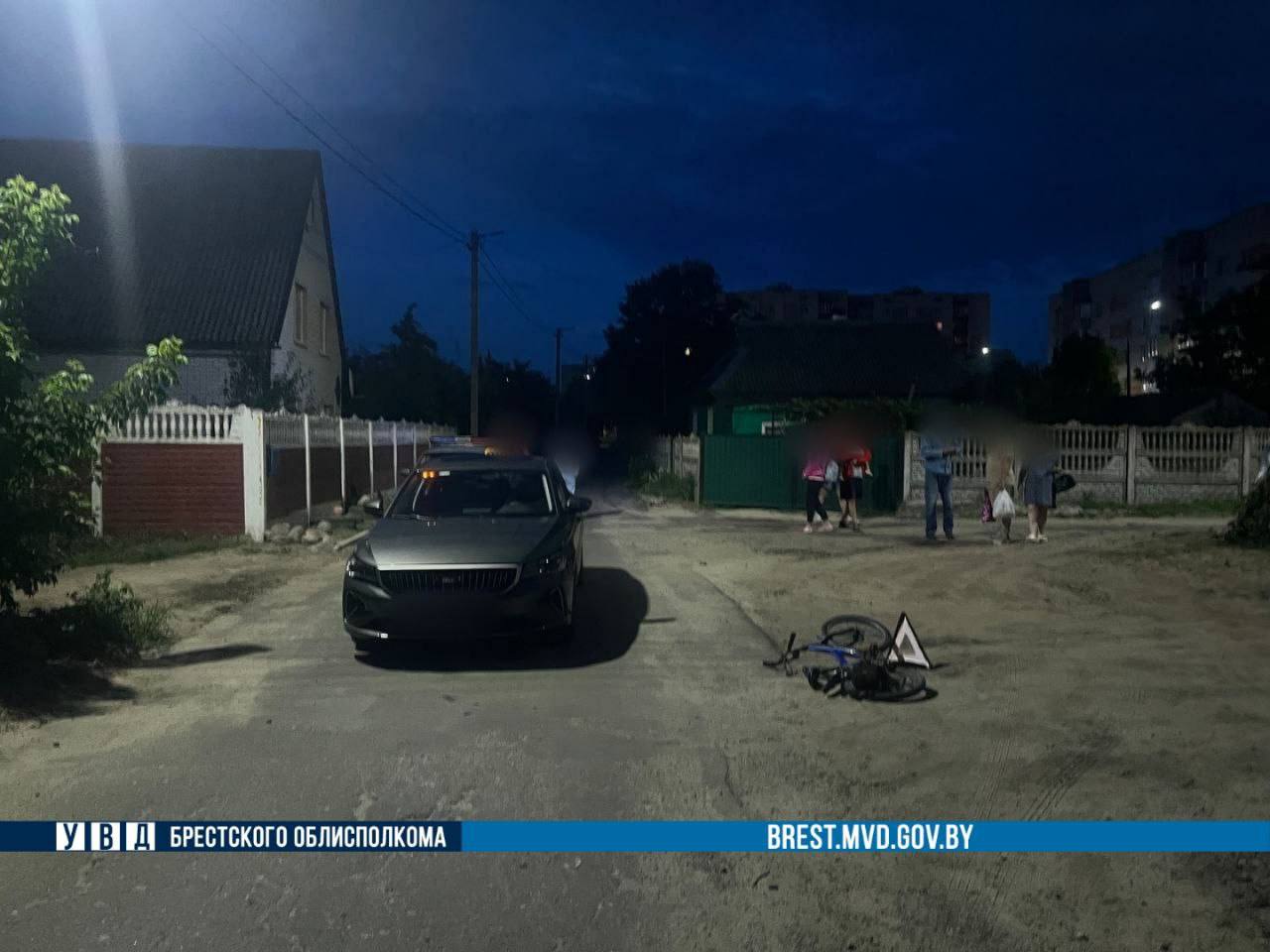 В Бресте под колеса такси попал 6-летний велосипедист