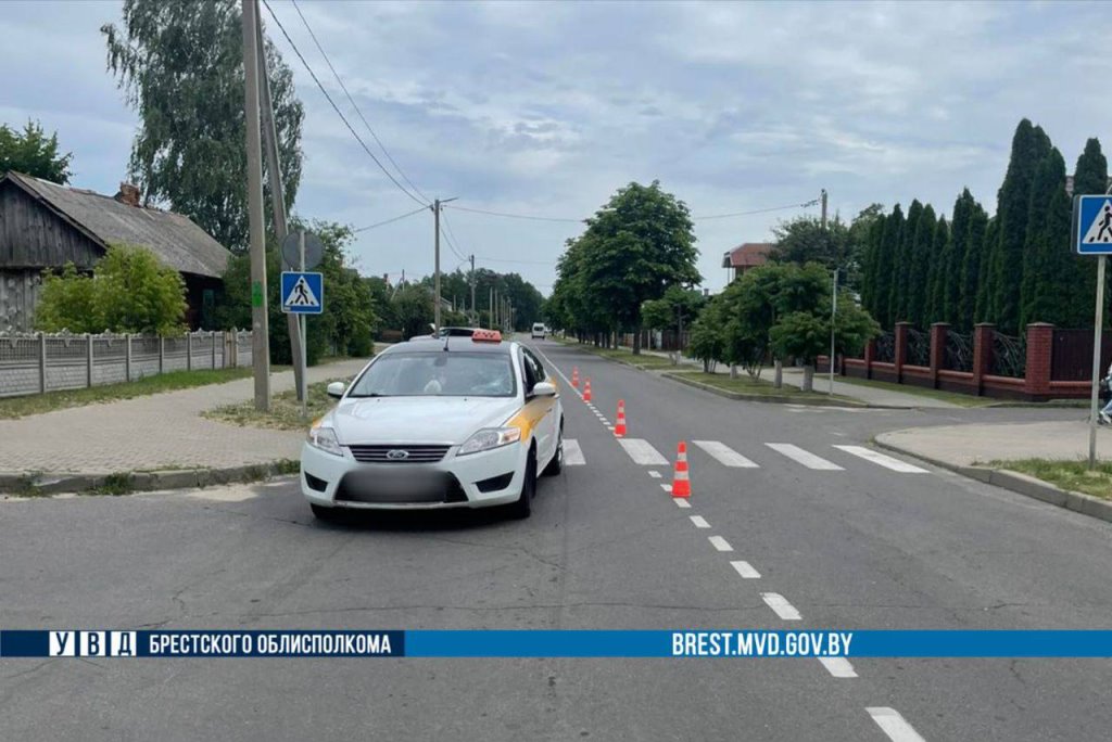 В Малорите такси сбило мальчика на велосипеде