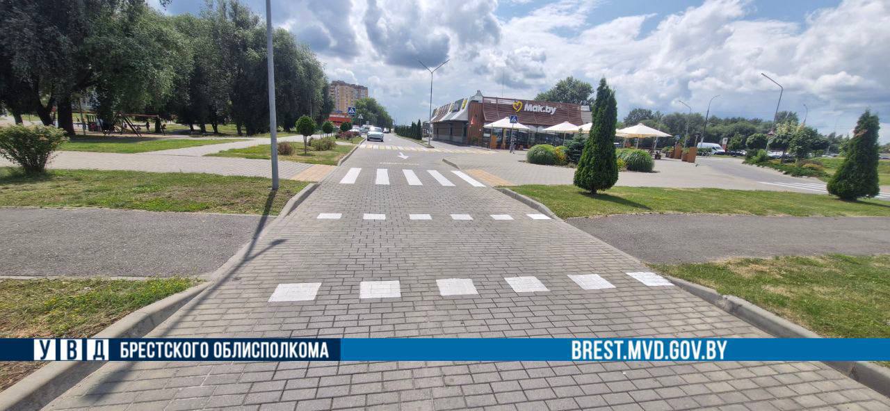 В Бресте велосипедистку сбил Volvo