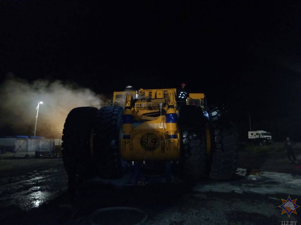 В Лунинецком районе горел карьерный самосвал