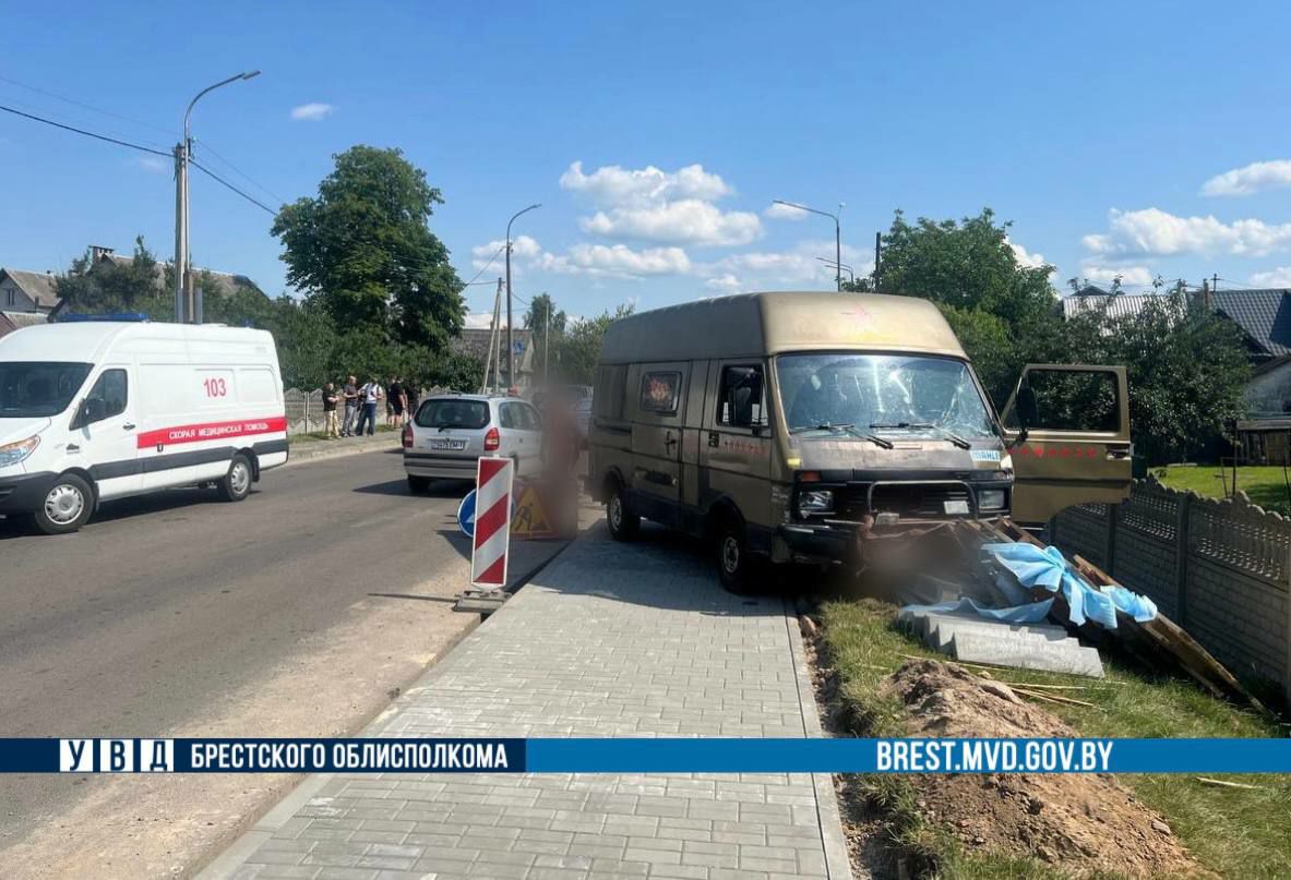 В Бресте Volkswagen без тормозов устроил ДТП