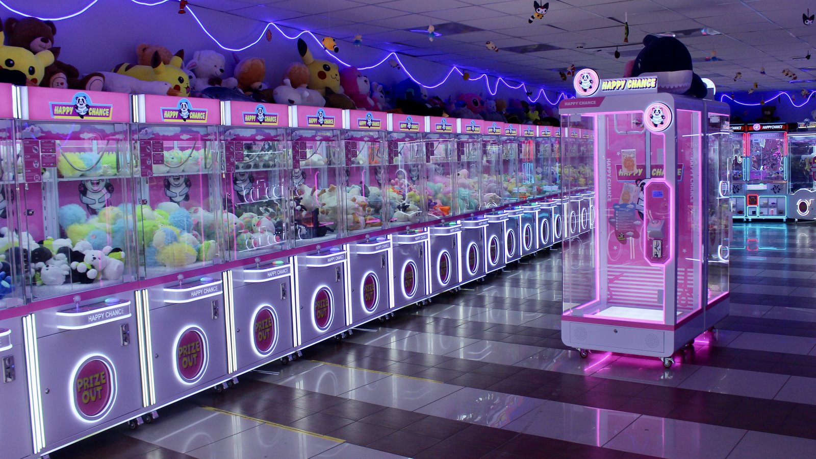 Японский тренд захватил центр Бреста! У фонтана открылся зал аттракционов Happy Chance